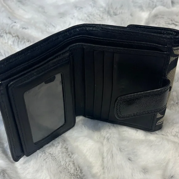 Coach Black and Cream Wallet - Picture 4 of 5
